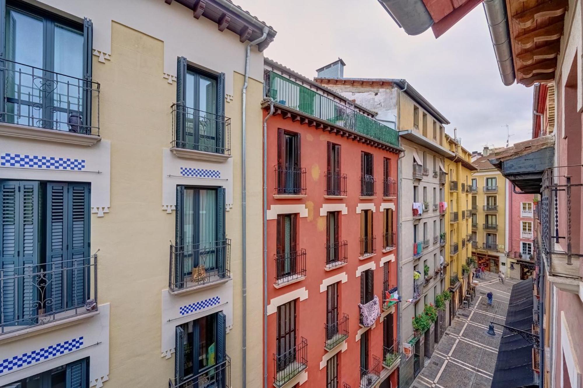 Heart Of Pamplona Apartments I By Clabao Ngoại thất bức ảnh